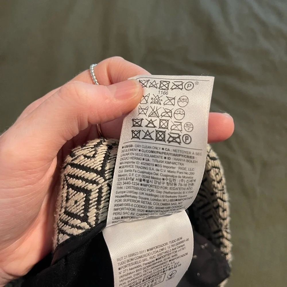 Geometric Black and White Women's Shorts - Picture 6 of 8